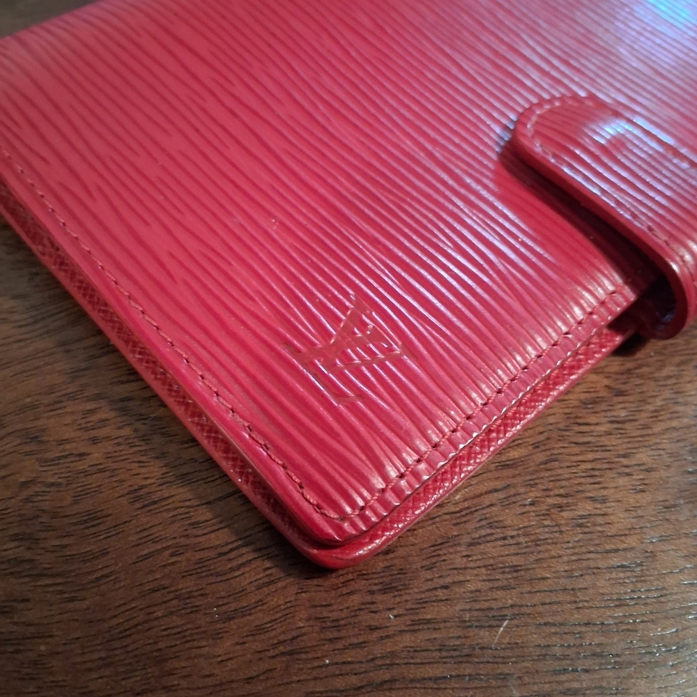 Red Textured Wallet - Picture 11 of 15